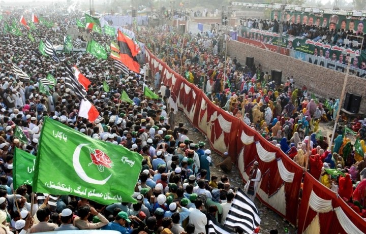 جی ڈی اے کا مورو میں احتجاجی دھرنا، سندھ اسمبلی کے گھیراؤ کی دھمکی | Urdu News – اردو نیوز